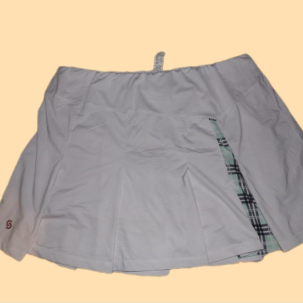 Woman’s skirts and skorts. Size 0